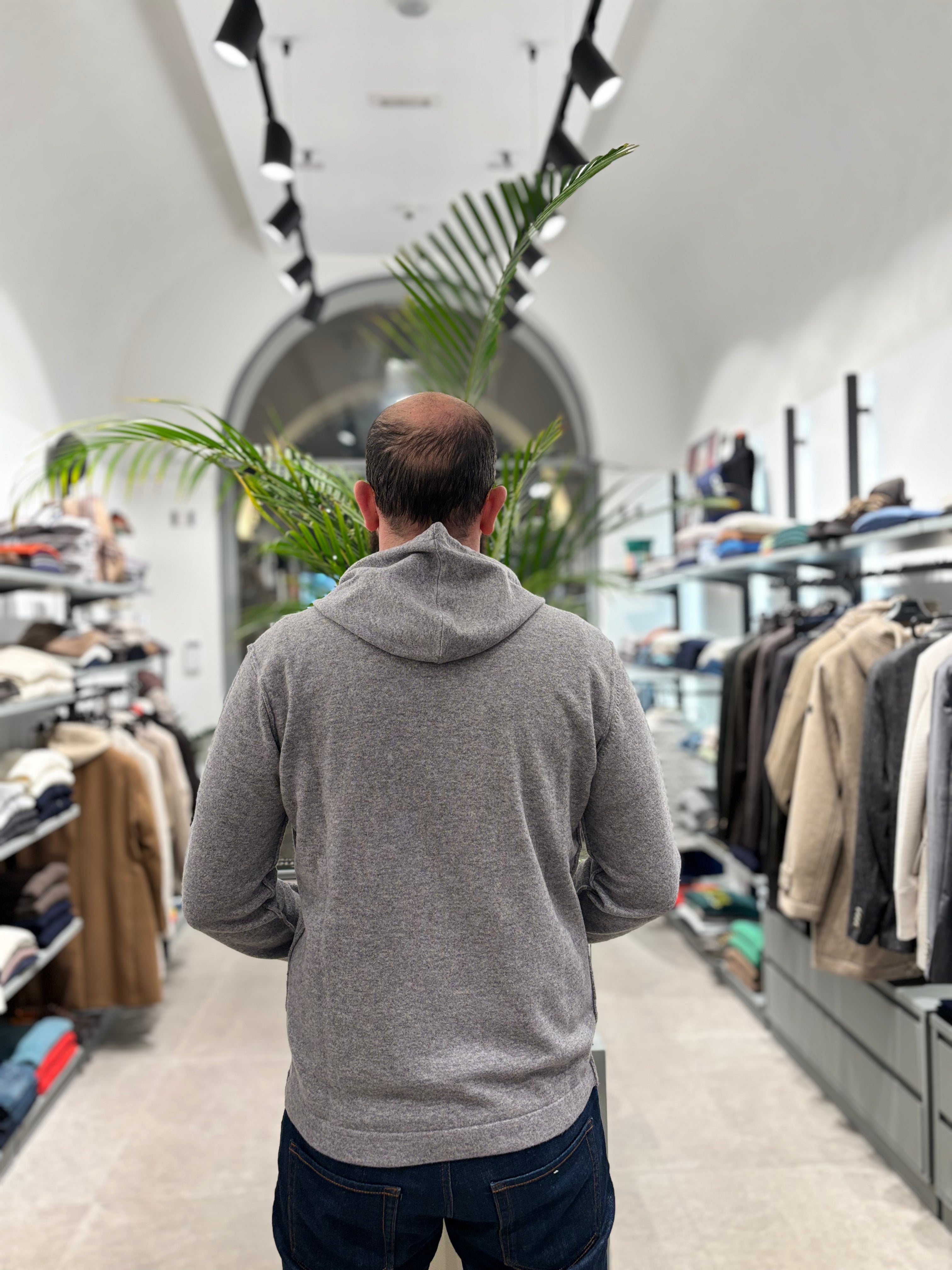 WOOL&CO MAGLIA IN LANA CON CAPPUCCIO GRIGIO