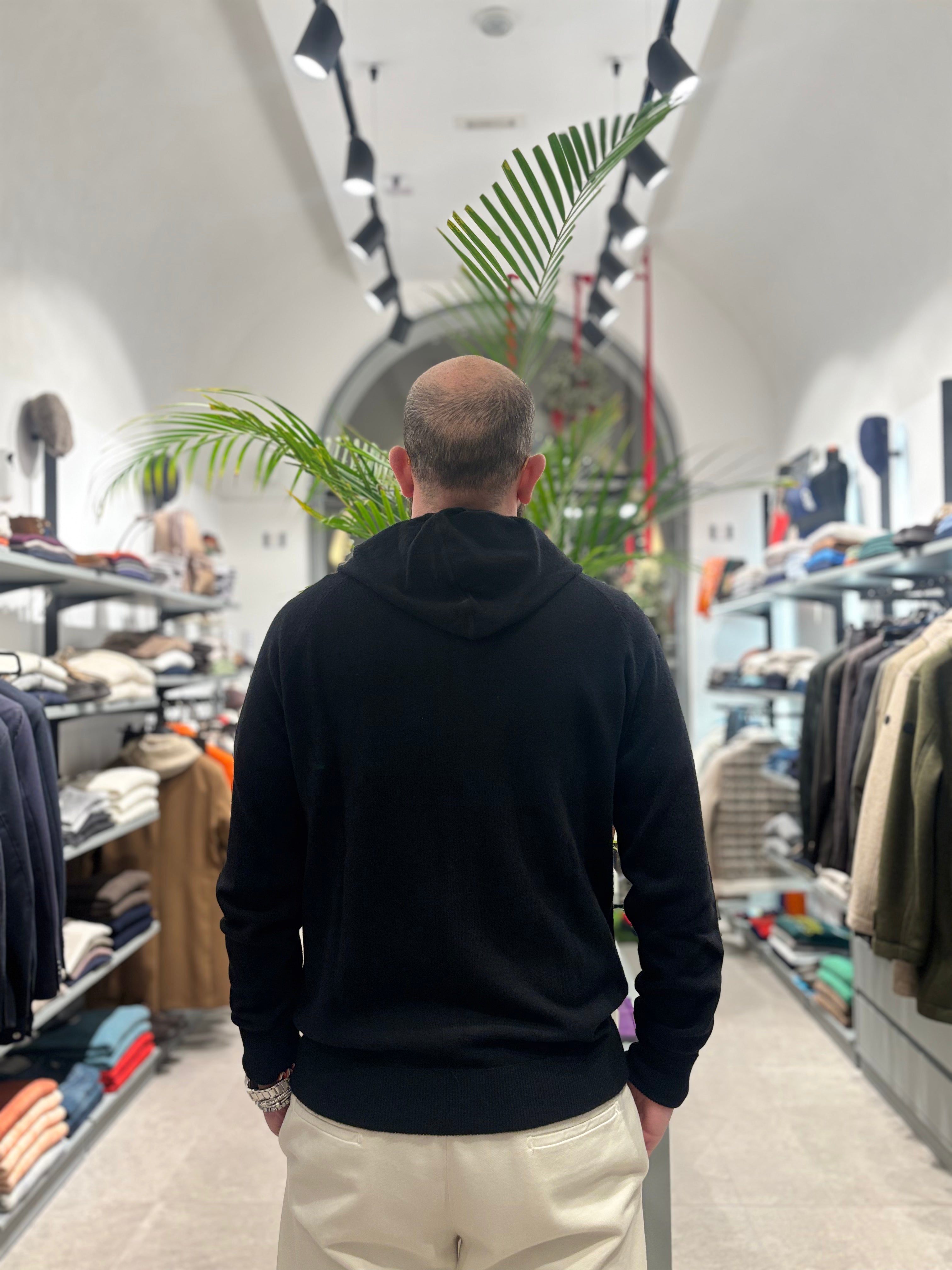 RETOIS FELPA IN LANA CON ZIP E CAPPUCCIO NERO