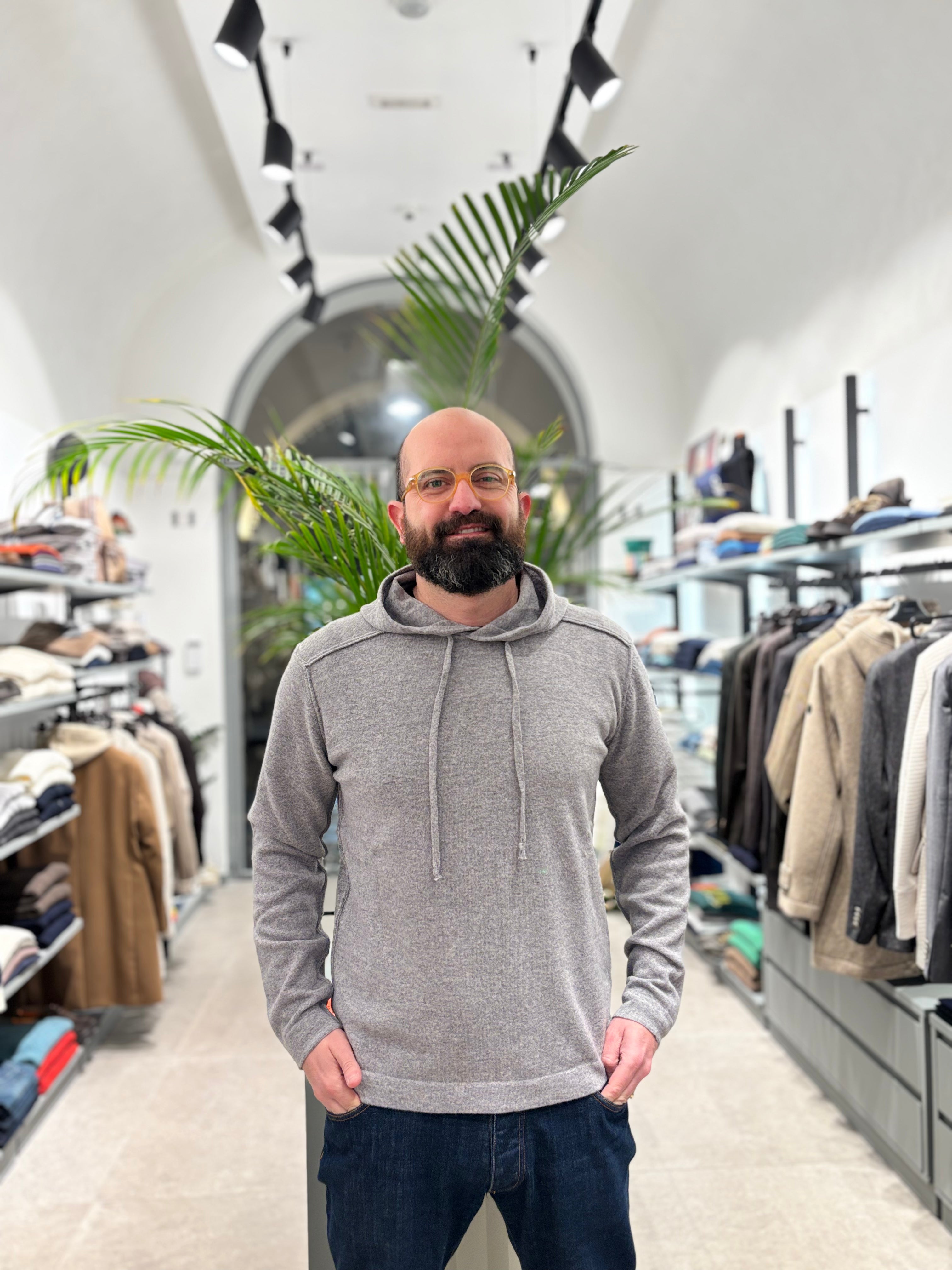 WOOL&CO MAGLIA IN LANA CON CAPPUCCIO GRIGIO