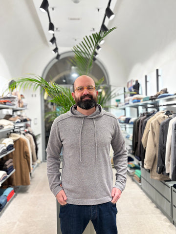 WOOL&CO MAGLIA IN LANA CON CAPPUCCIO GRIGIO